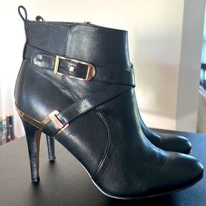 Marc Fisher Women’s Leather Boots Sz 8 EUC